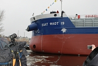 Со стапелей сормовской судоверфи сошел очередной танкер-химовоз проекта RST27М